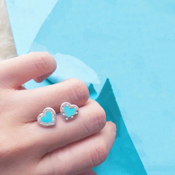 T style inspired 925 sterling silver  heart shape blue enamel earring - Picture 2 of 4